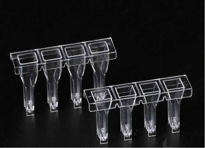 Sample cuvette for blood coagulation analyzer