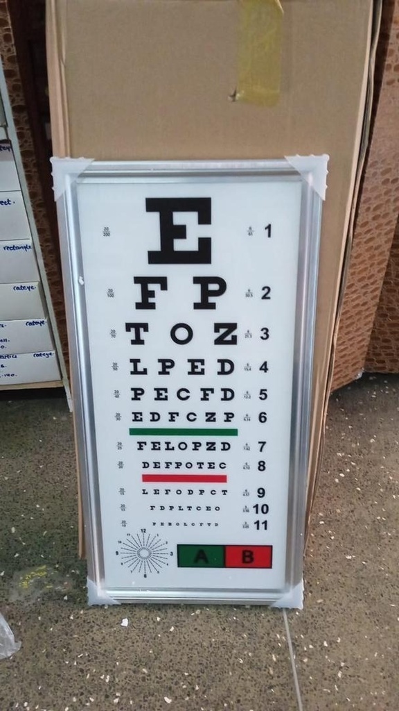 Boîte à lumière LED eye chart 3 mètres version anglaise